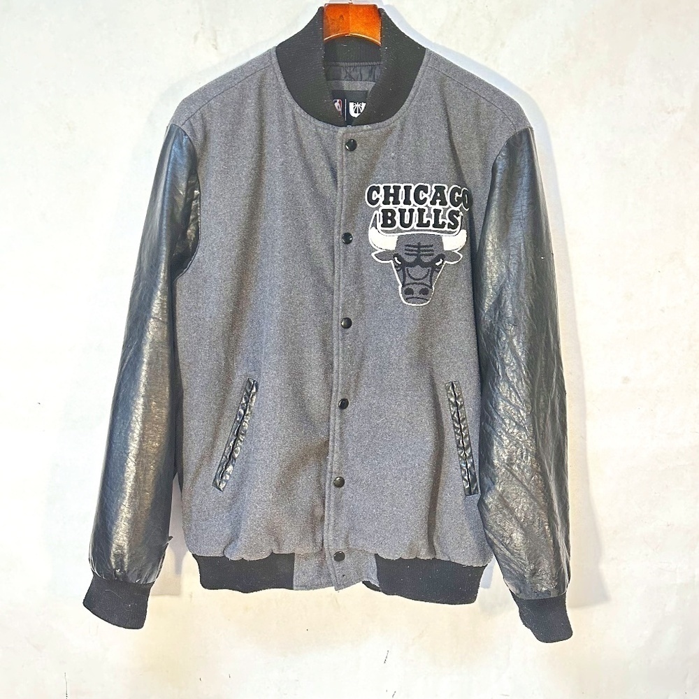Vintage NBA Chicago Bulls Basketball Button Up Jacket